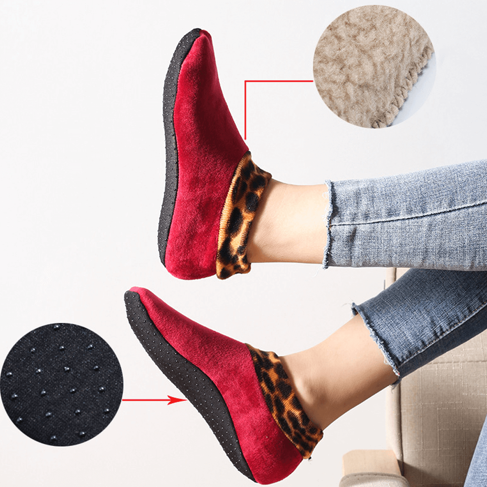 thermalnonslipleopardbedindoorsocks2.png