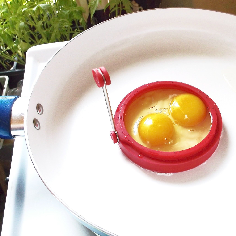 roundsiliconeeggringsforcookingeggs2