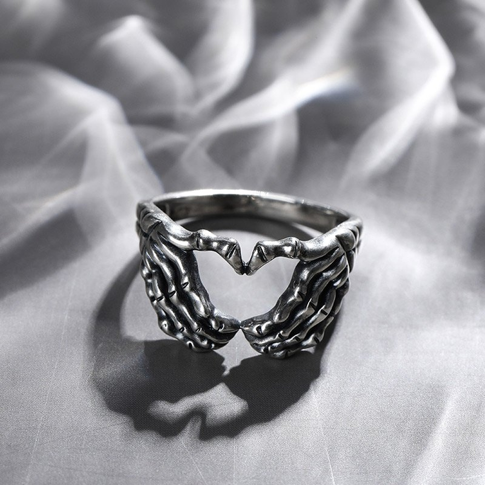 silverskullhandheartring5
