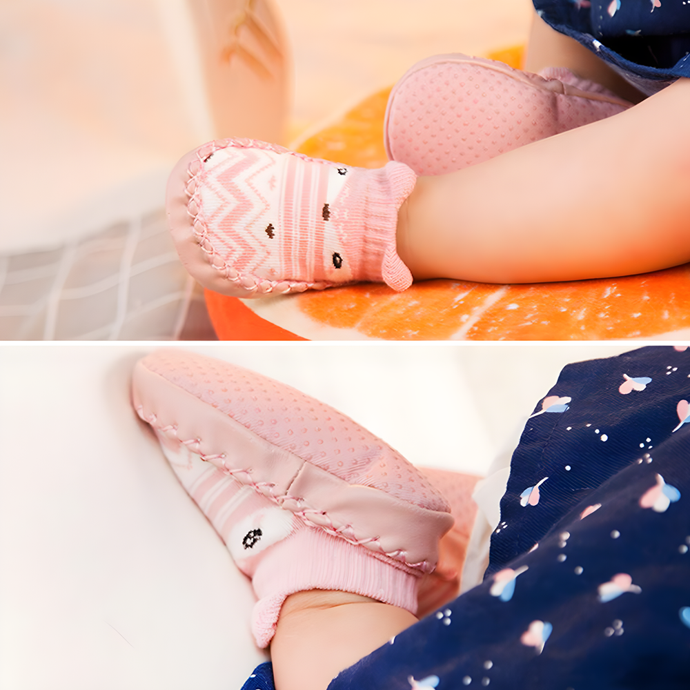 Lightweight and soft baby footwear with sole