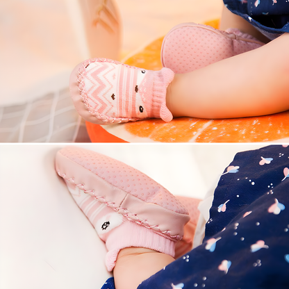 Lightweight and soft baby footwear with sole