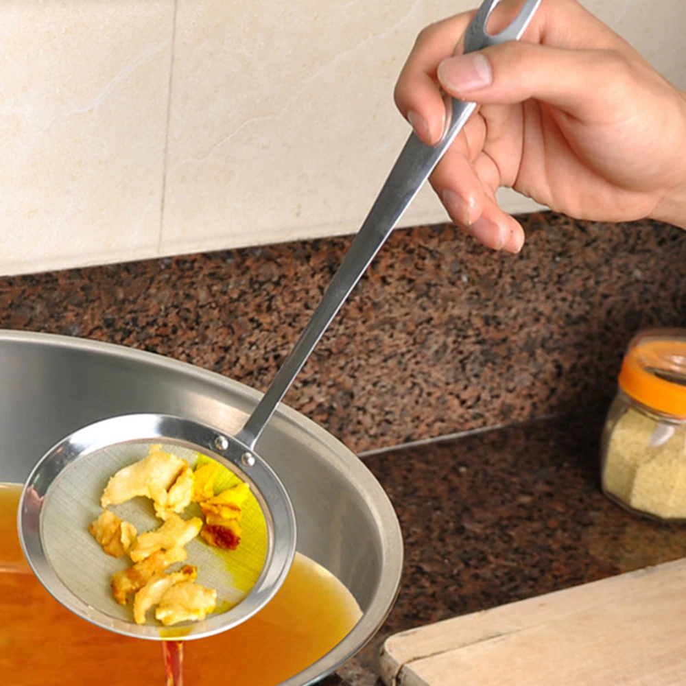 stainlesssteeloilcolanderspoon2.png