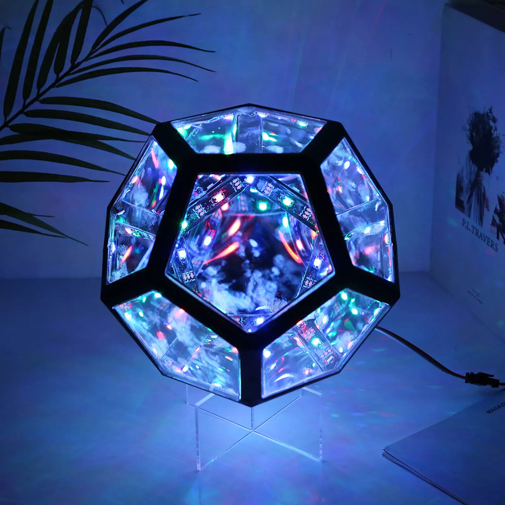 infinitedodecahedroncolorartlight4.png