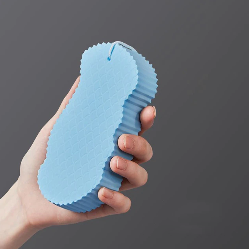 Rejuvenating exfoliating bath sponge for glowing skin