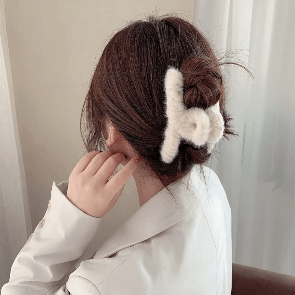 elegantfauxfurplushhairclaw3.png