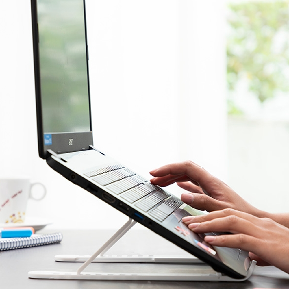 adjustablelaptopstand3.png