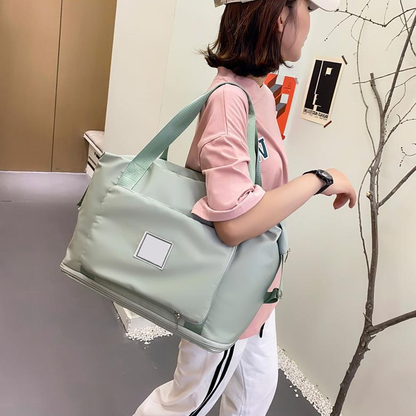 largecollapsiblewaterprooftravelbaglightgreen.png
