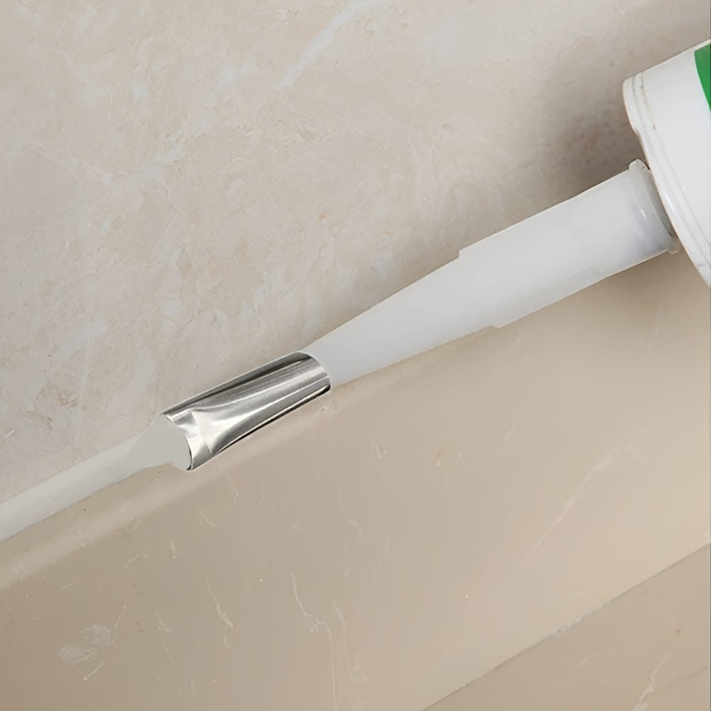 Precision caulking nozzle set for detailed work