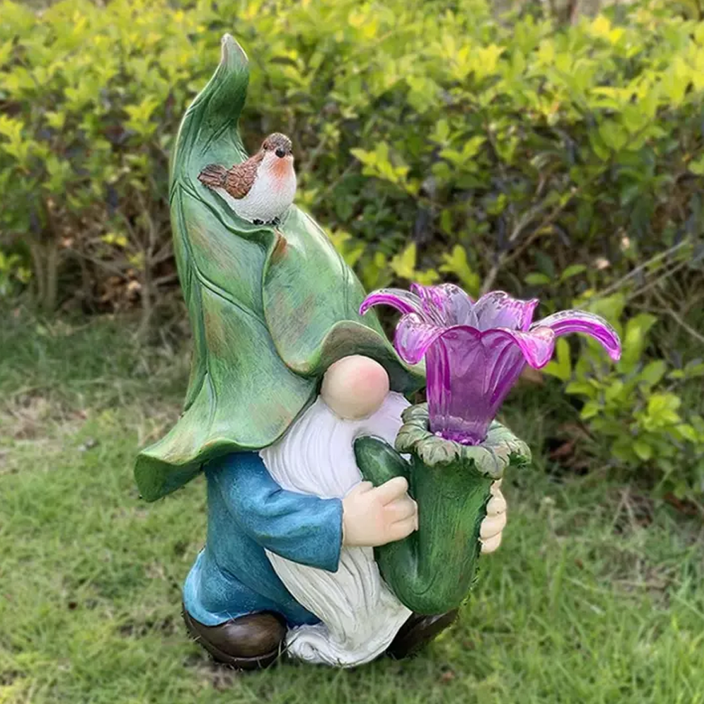 solargardenstatuesborwass.png
