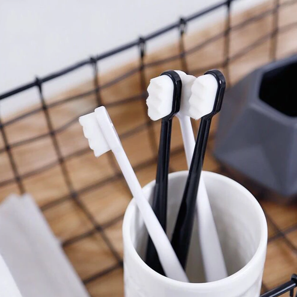 ultrafinesoftbristlesecofriendlyportabletoothbrush2.png