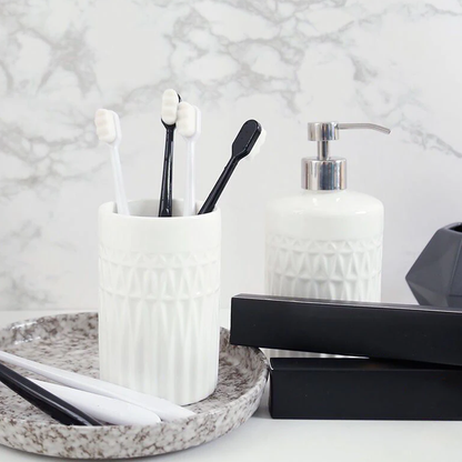 ultrafinesoftbristlesecofriendlyportabletoothbrush3.png