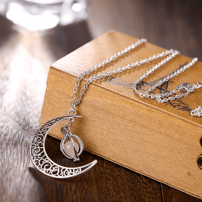 theenchantedmoonstonenecklace4.png