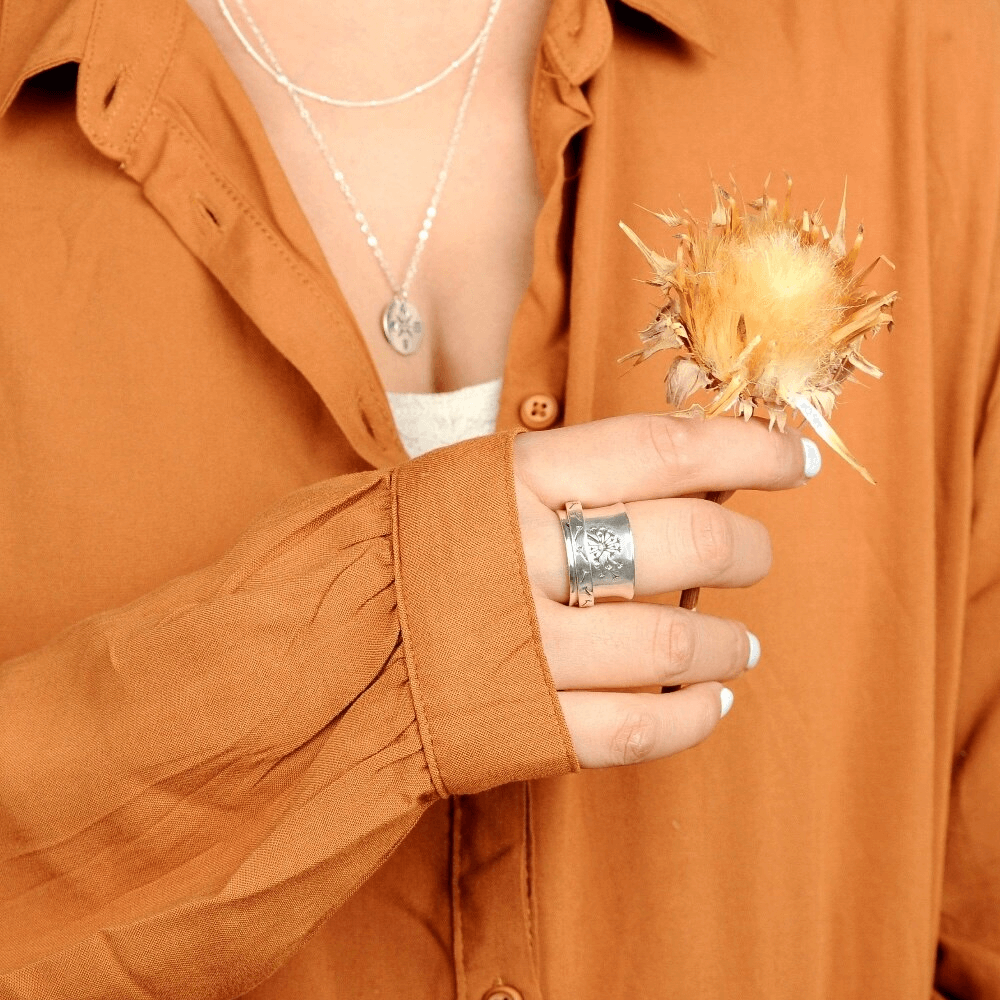 handmadevintagespinnerbohosilverstatementring2.png