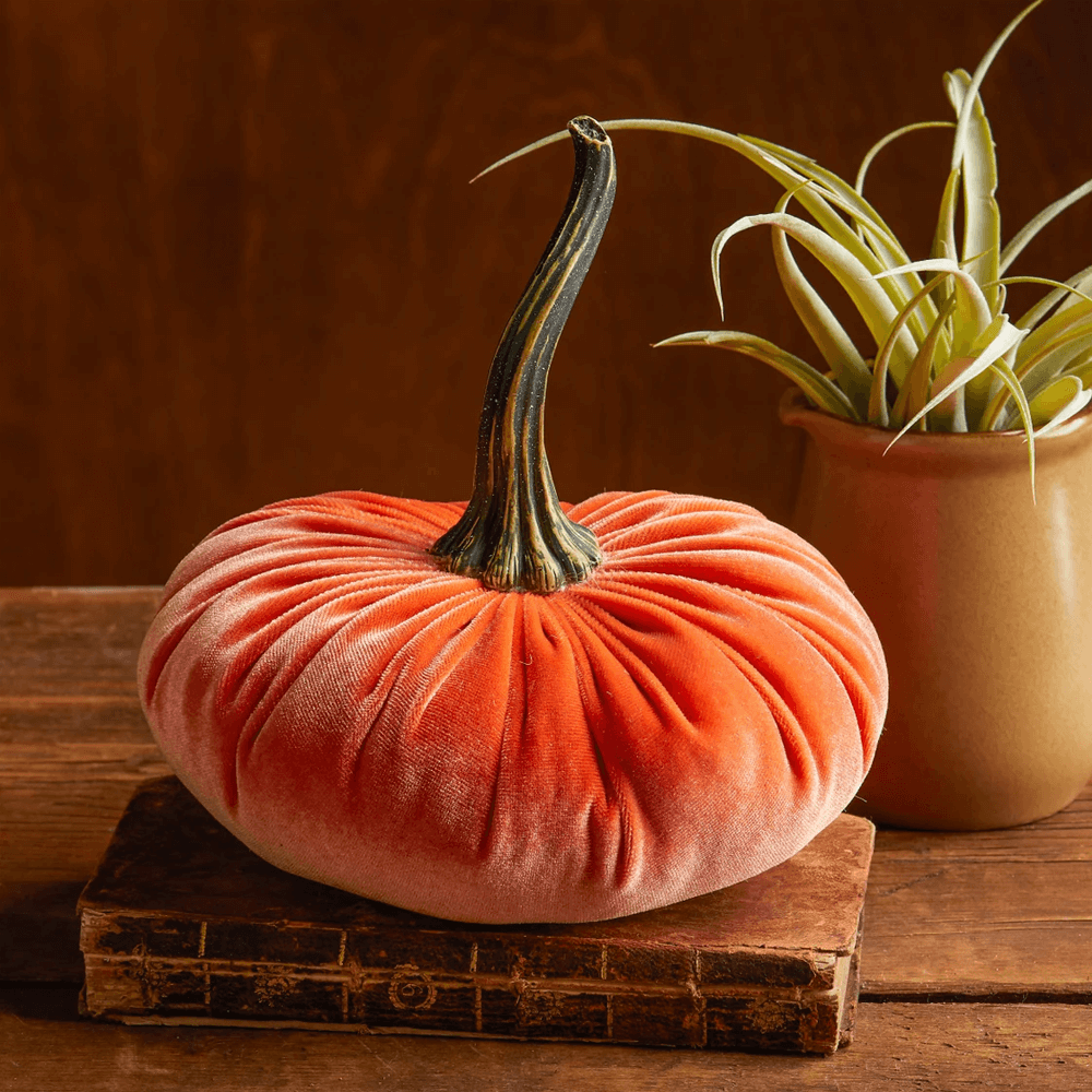 smallvelvetpumpkinpillowsorange.png