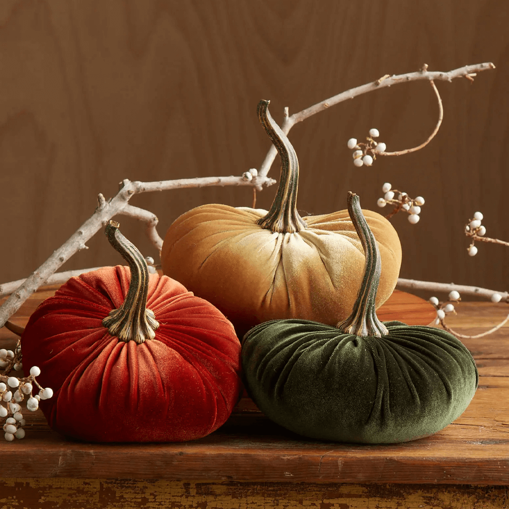 smallvelvetpumpkinpillows2.png