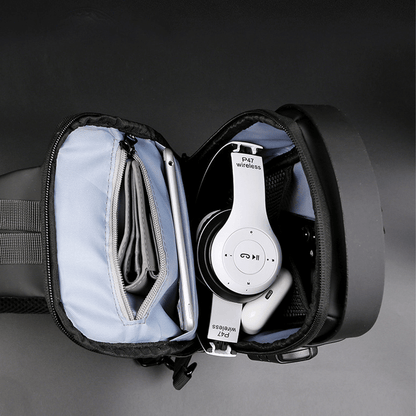 usbchargingsportsingantitheftshoulderbag3.png