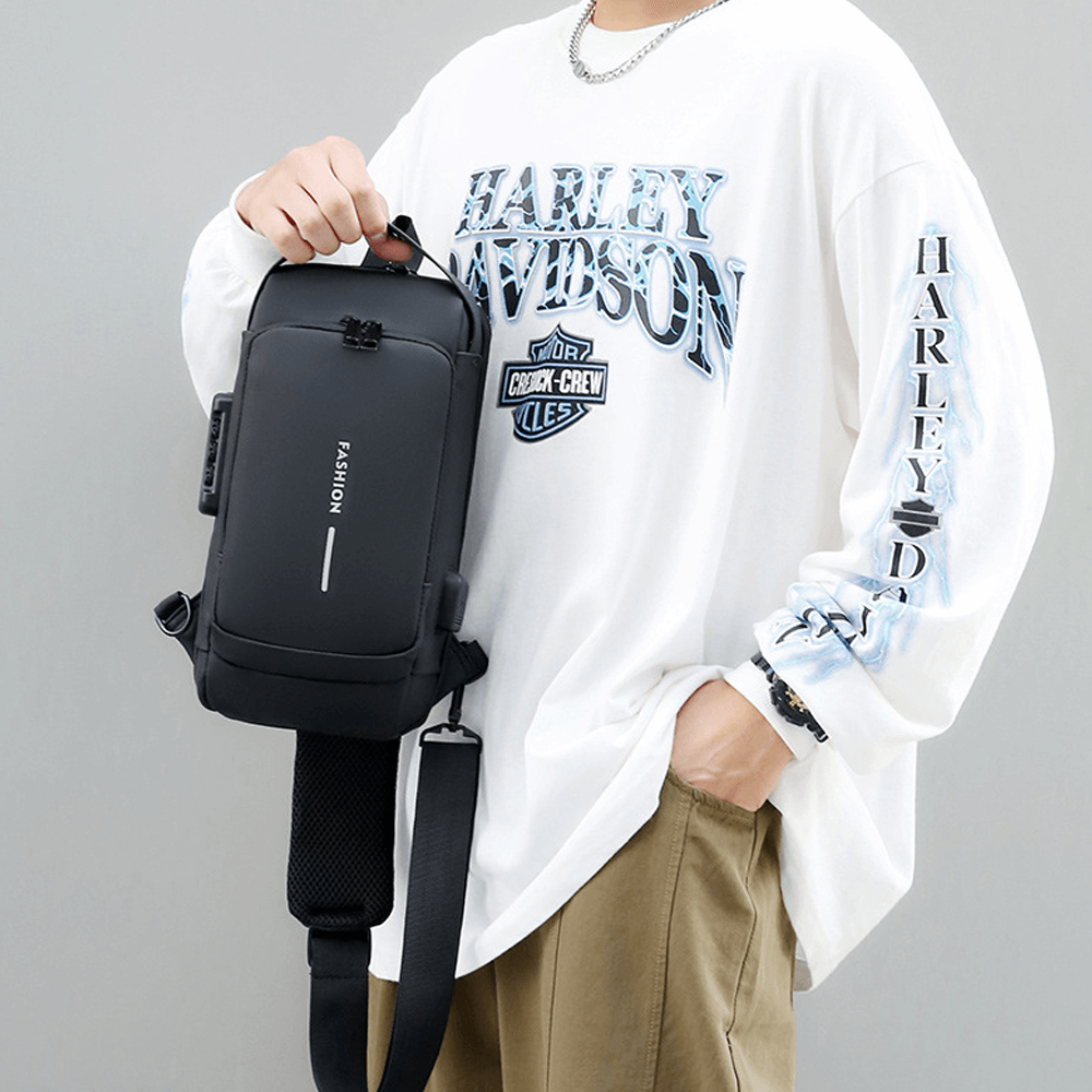 usbchargingsportsingantitheftshoulderbag2.png