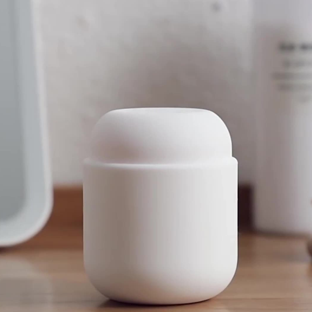 travelmakeupspongeholderwhite.png