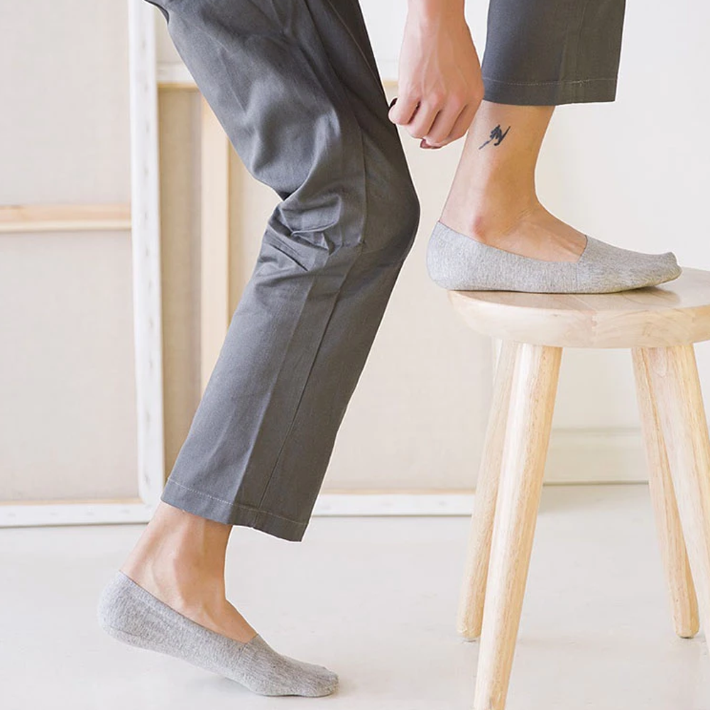 invisiblehiddensocksnonslipgray.png