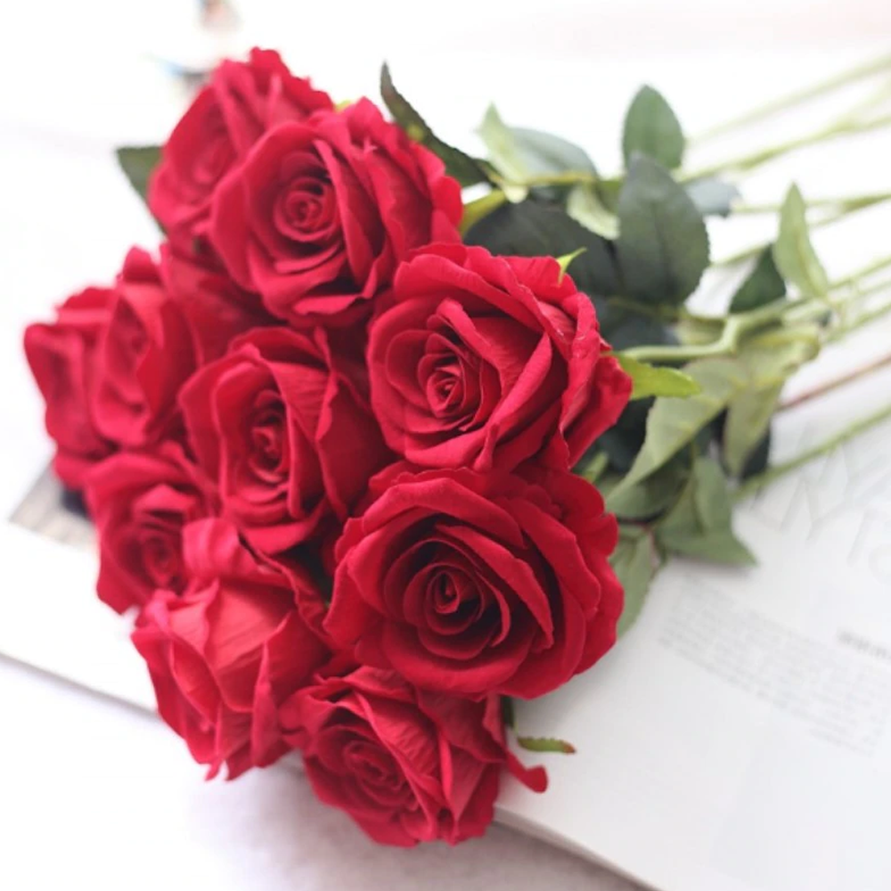 realtouchrosesbouqetred.png