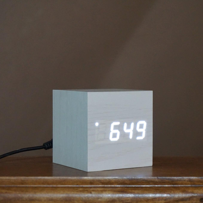 woodendigitalalarmclockwhitewhitelight.png