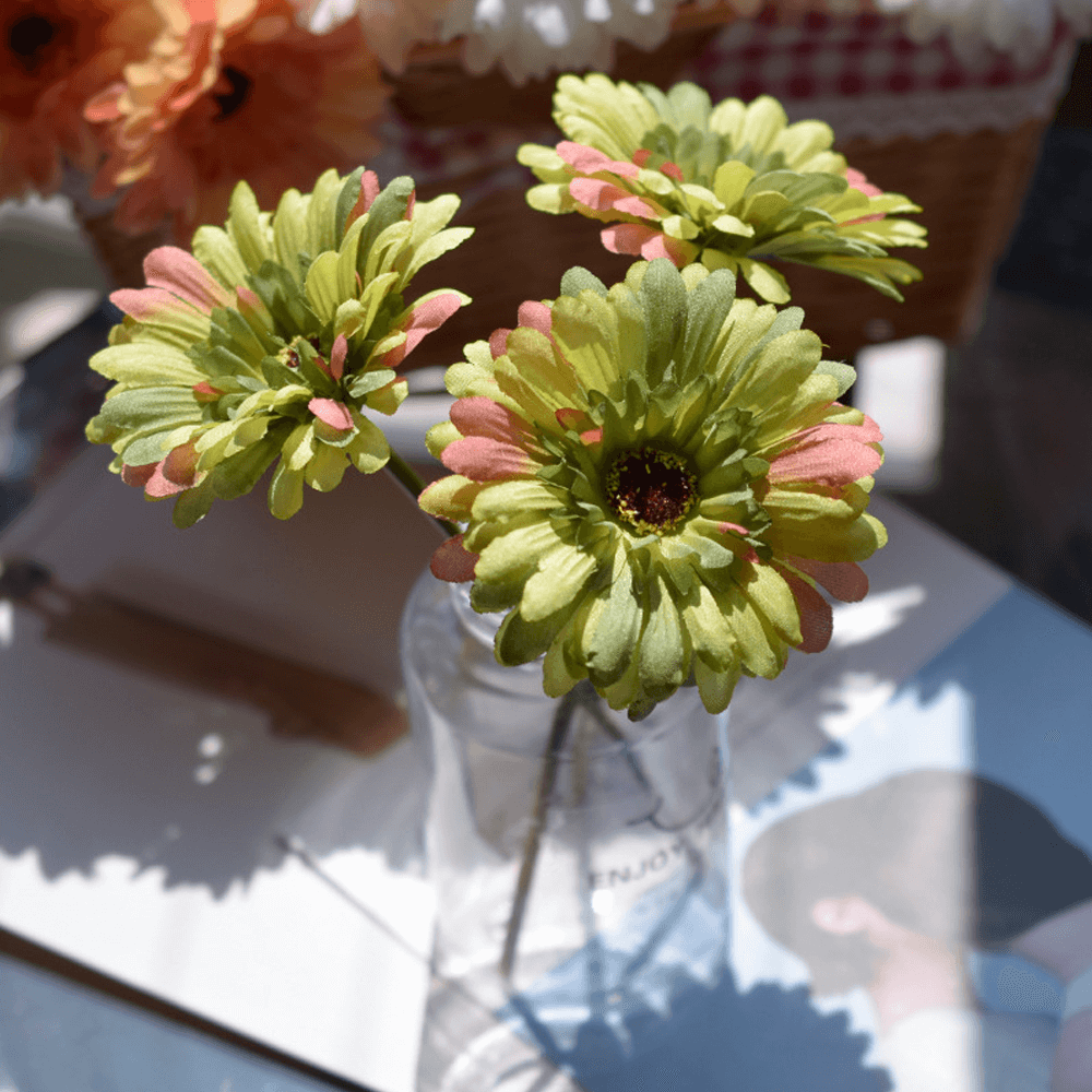 realtouchchrysanthemumbouquetgreen.png