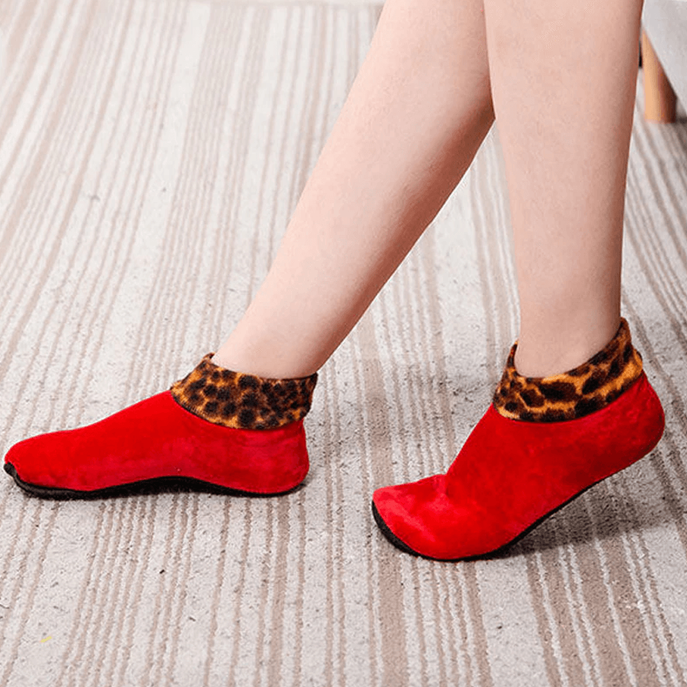 thermalnonslipleopardbedindoorsocksred.png