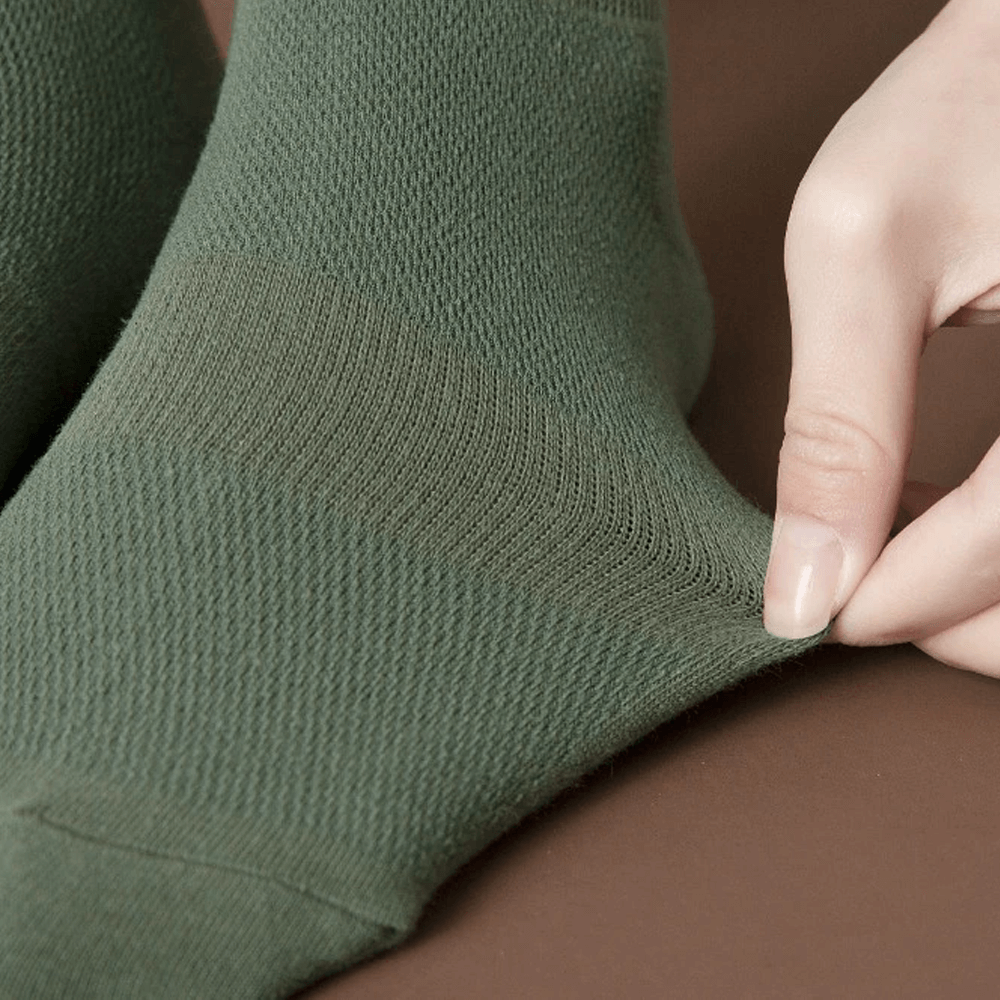 5pairsplaincolorboatsocks4.png