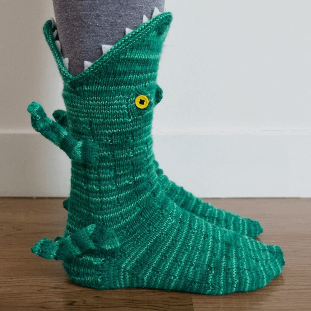 knitcrocodilesocks4.png
