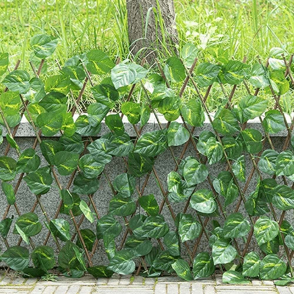 retractablefencewithleaves2.png