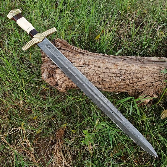 Formidable Viking Ruler Sword | Damascus Steel Hand-Forged Blade
