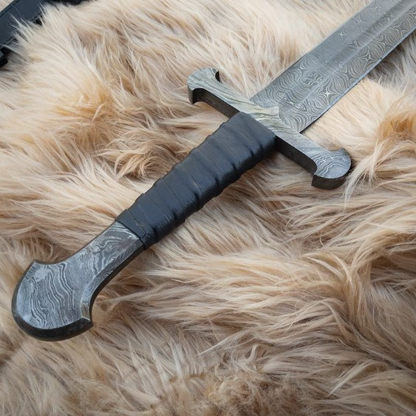 Scorched Earth Damascus Steel Sword Medieval Hand Forged Collectible Sword W Genuine Leather Back S