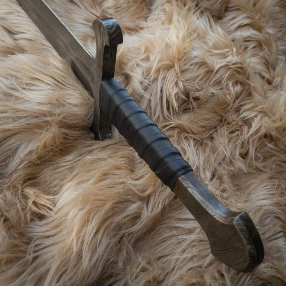 Scorched Earth Damascus Steel Sword Medieval Hand Forged Collectible Sword W Genuine Leather Back S