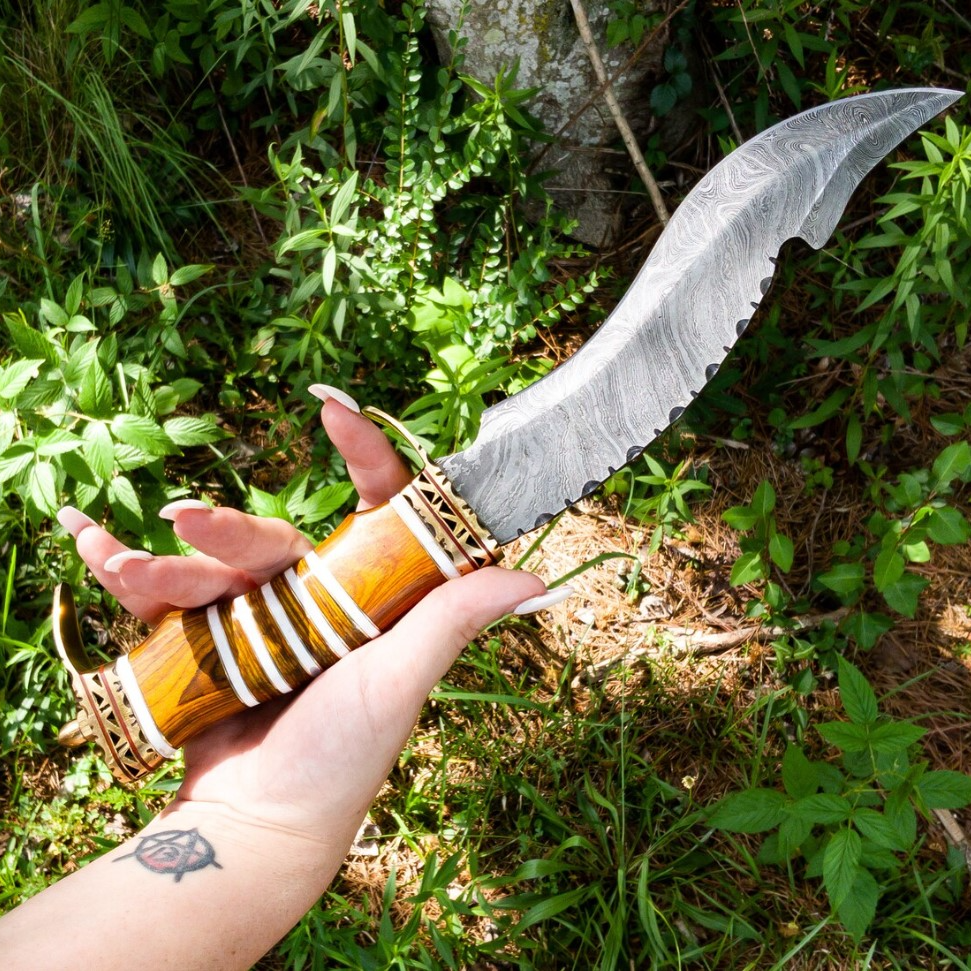 Assured Victory Damascus Steel Kukri Knife  Collectible Hunting Sawback Machete with Leather Sheath