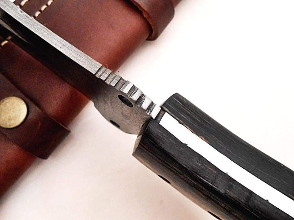 Damascus Steel hunting knife