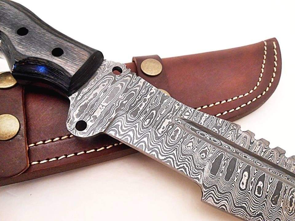 Damascus Steel hunting knife