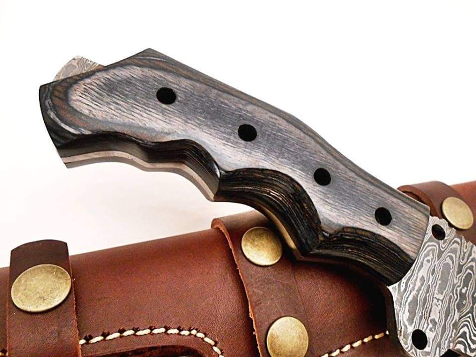 Damascus Steel hunting knife