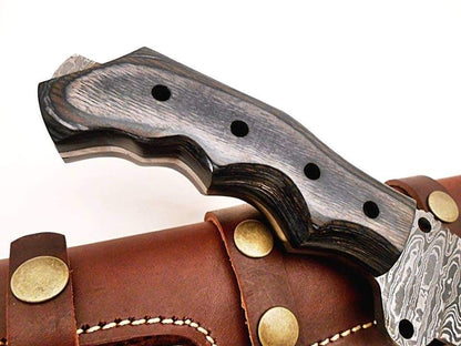 Damascus Steel hunting knife