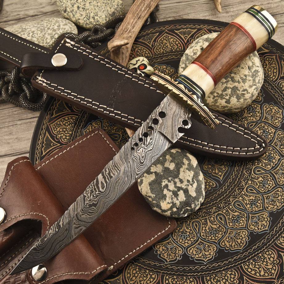 14 inches Damascus Steel Handmade Bowie Knife Walnut Wood Handle