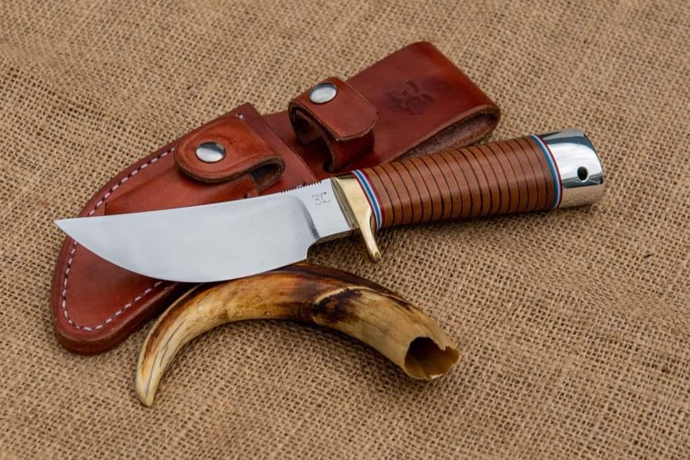 fixedblade camping knife