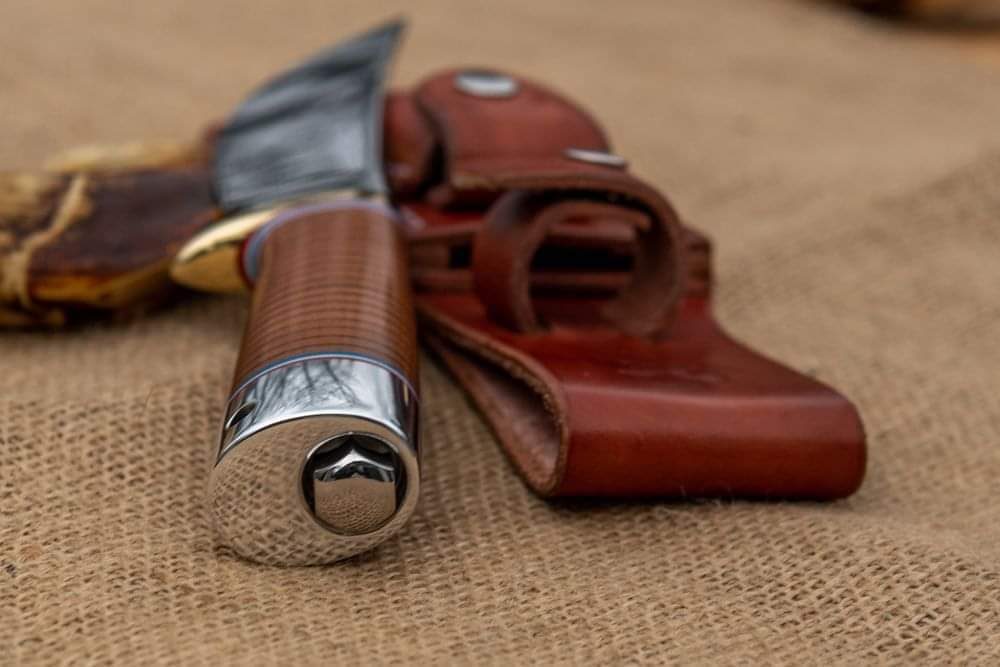 fixedblade camping knife