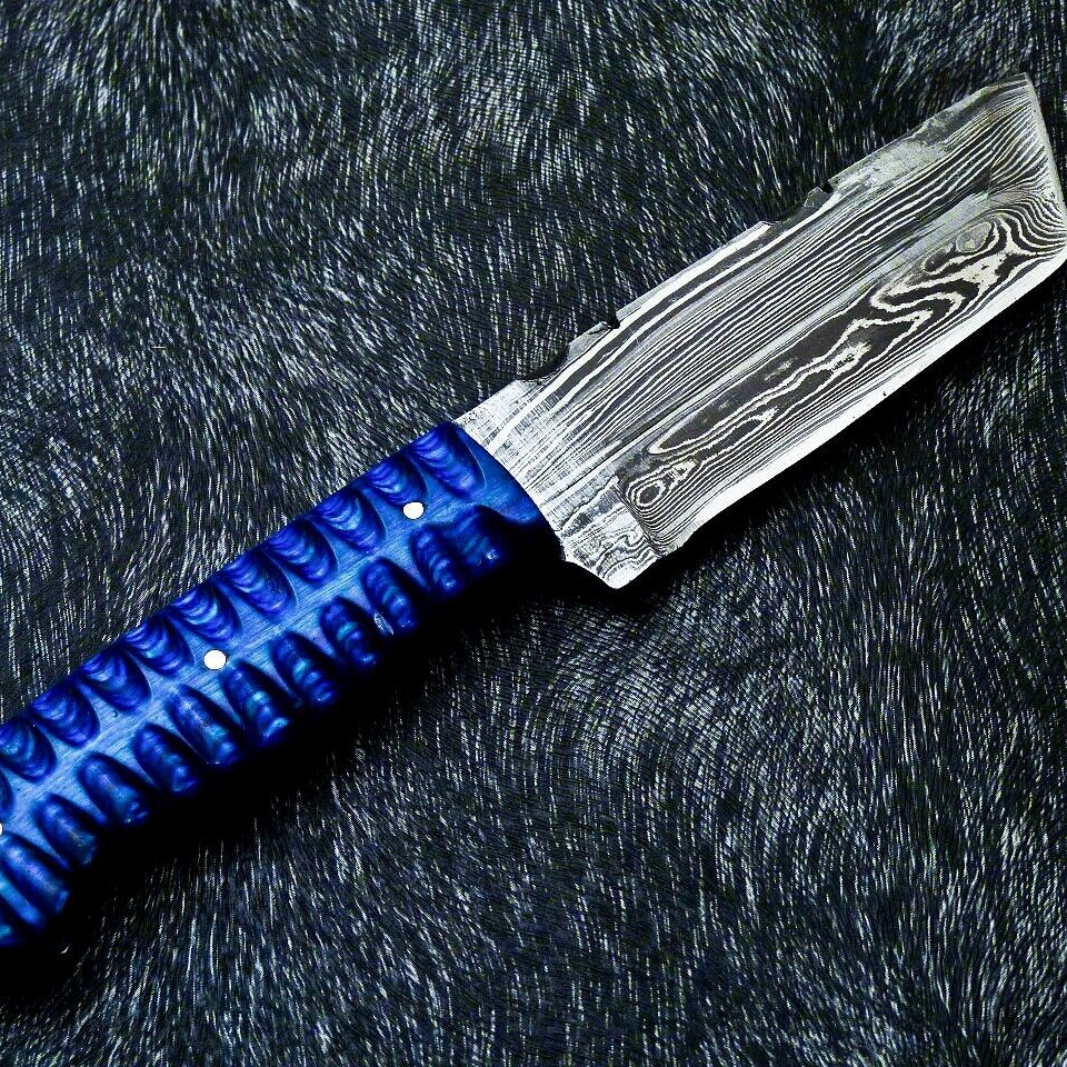 Custom handmade bowie knives in idahojpg
