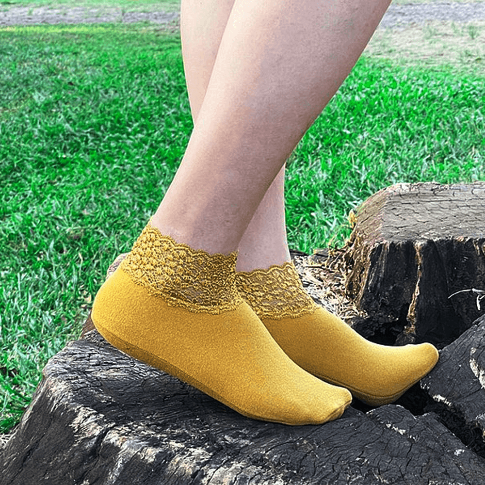 newfashionlacewarmersocks2.png
