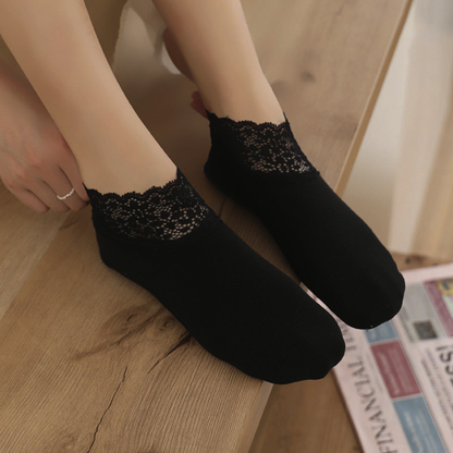 newfashionlacewarmersocksblack.png