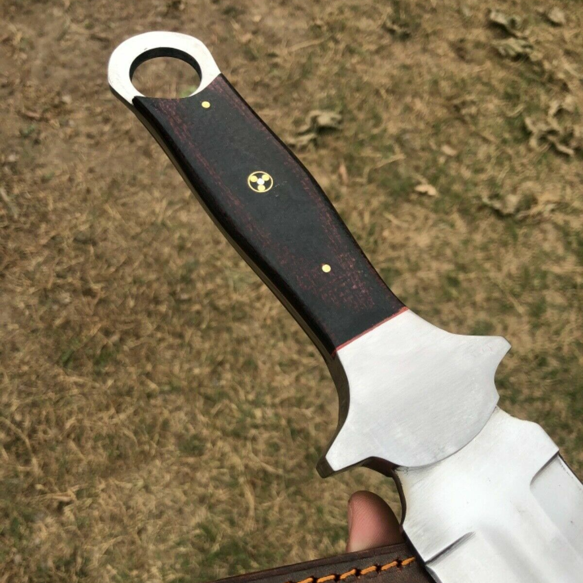 Custom handmade d2 steel hunting roman gladius sword near me in lowa.jpg