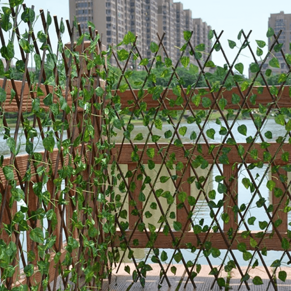 Outdoor Artificial Green Leaf Privacy Fence - Retractable & Expandable Trellis Design