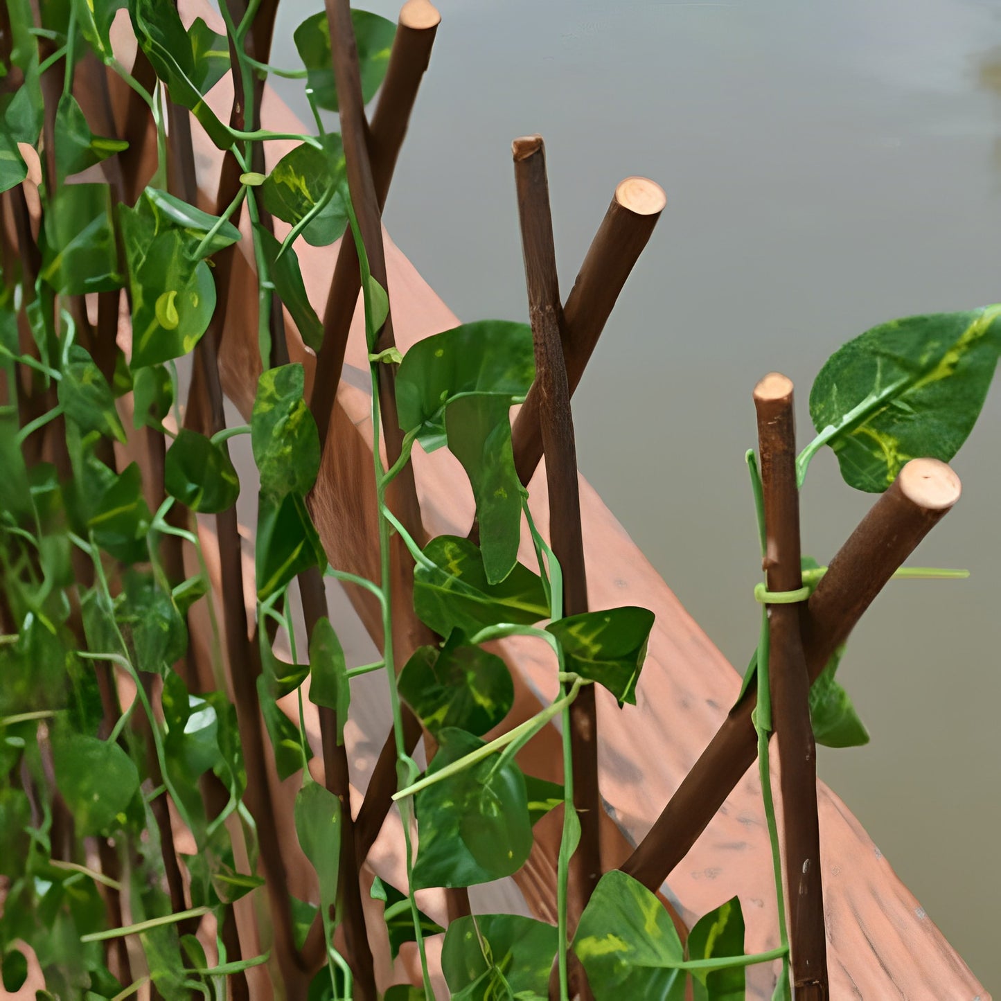outdoorartificialgreenleafprivacyfenceretractable2.jpg