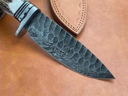 The Enduring Stainless Steel Knife for Discerning Men