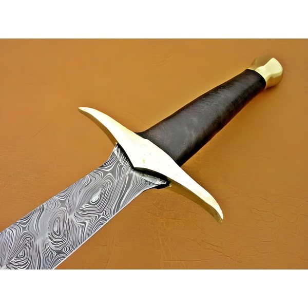 a-masterpiece-viking-sword-forged-in-damascus-steel-the-norse-forge-usa-vanguard (3).jpg