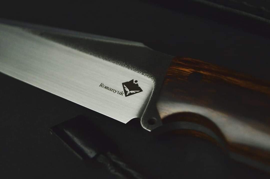fixedblade camping knife